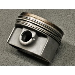 McLaren MP4/2 piston